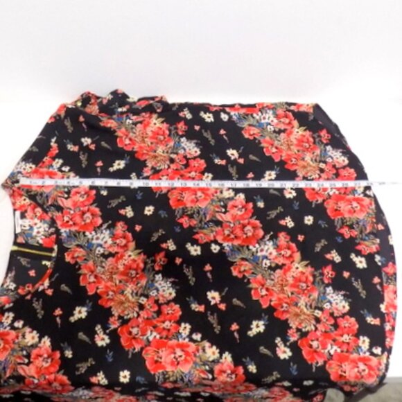 Maurices Women's Black Multicolor Floral Short Sleeve Top – Size: 3X - Picture 7 of 11